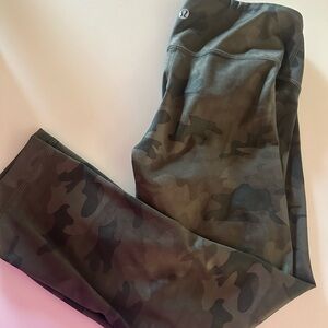 Lululemon Camouflage Capri Leggings